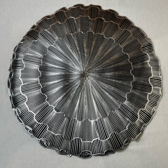 Other - Silver Placemats Set of 6 Round 15 inch Table Mats Vinyl Pressed Waterproof